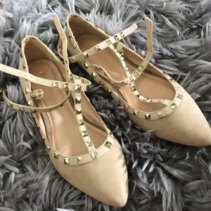 Wild Diva Shoes - Studded Gold/ Tan Pointed Toe Ballet Flats Wild Diva Shoes - Studded Gold/ Tan Pointed Toe Ballet Flats